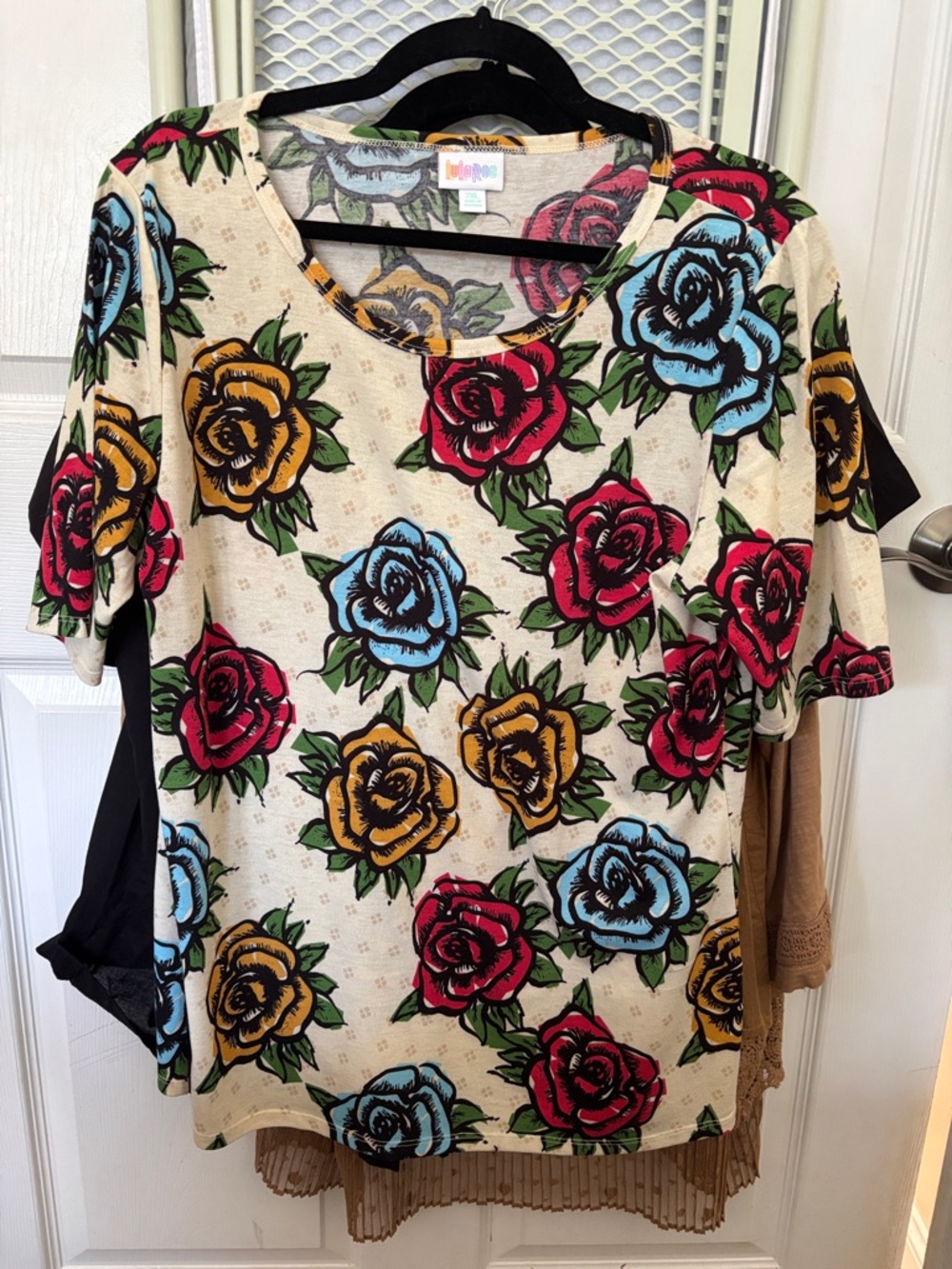 LuLaRoe NWOT GiGi Roses Floral Fitted Top Blouse Plus Size 2X